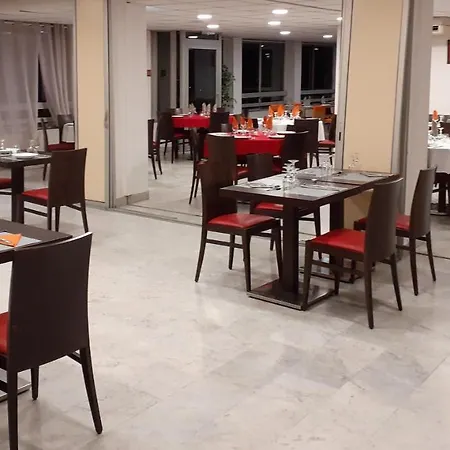 Saint Roch Hotel 3*